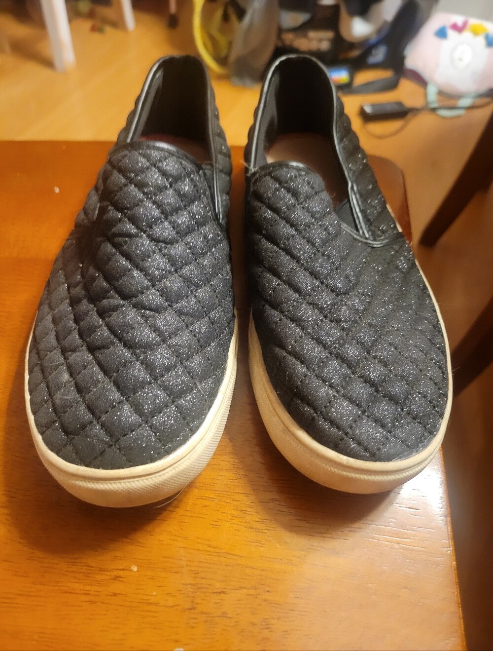 Quilted Slip-On Womens Casual Sneakers in Black